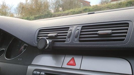 Handyhalter passend für Volkswagen VW Passat B6 2005-2010 - Made in Germany