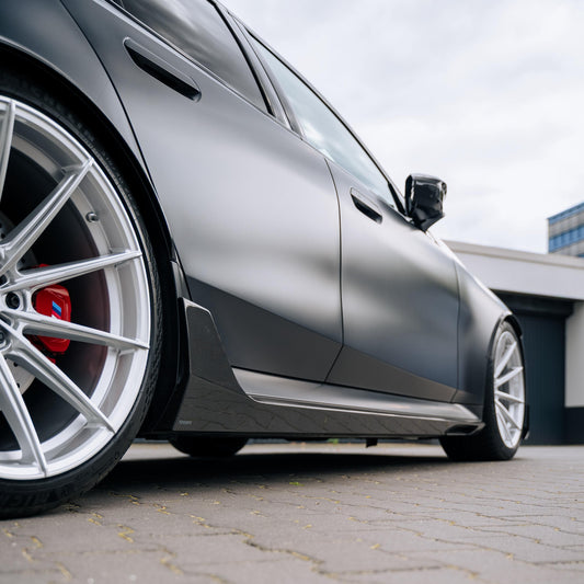 TNF+ SOOQOO Seitenschweller mit Flaps Carbon passend für BMW M5 (G90/G99)