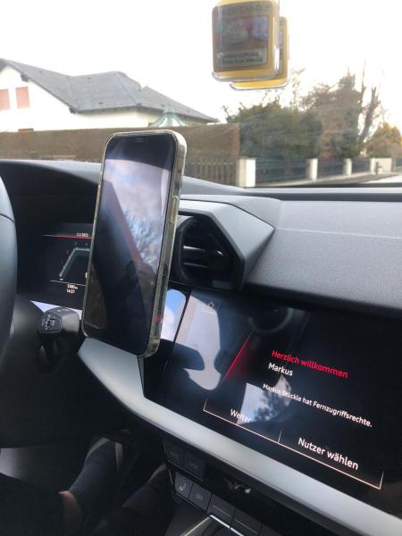 Handyhalter passend für Audi A3-S3-RS3 8Y ab BJ.2020 - Made in Germany