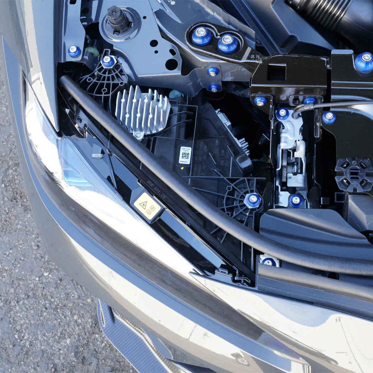 Downstar Deluxe Add-On Dress Up Hardware Kit Motorraum passend für BMW M3 (G80/G81) M4 (G82/G83)